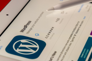 WordPress test 2023 : analyse des avis clients, fonctionnalites, tarifs et alternatives